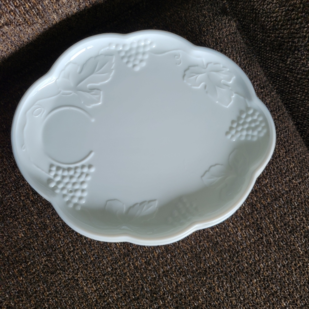 2 DISHES/INDIANA GLASS PLATES